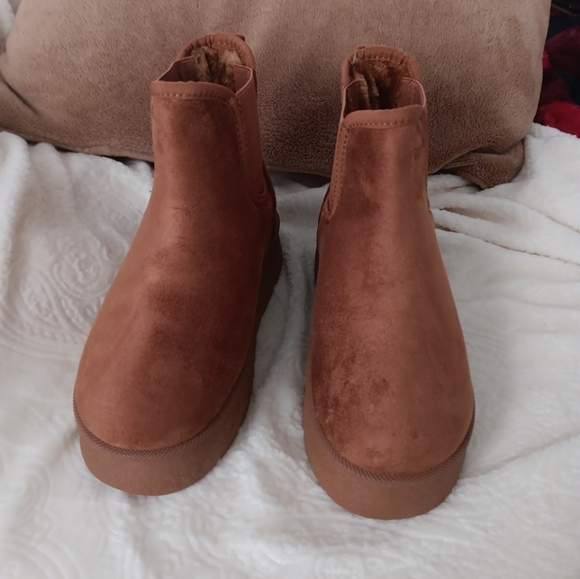 Platform booties - Picture 4 of 5